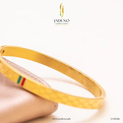 gold platted bracelet